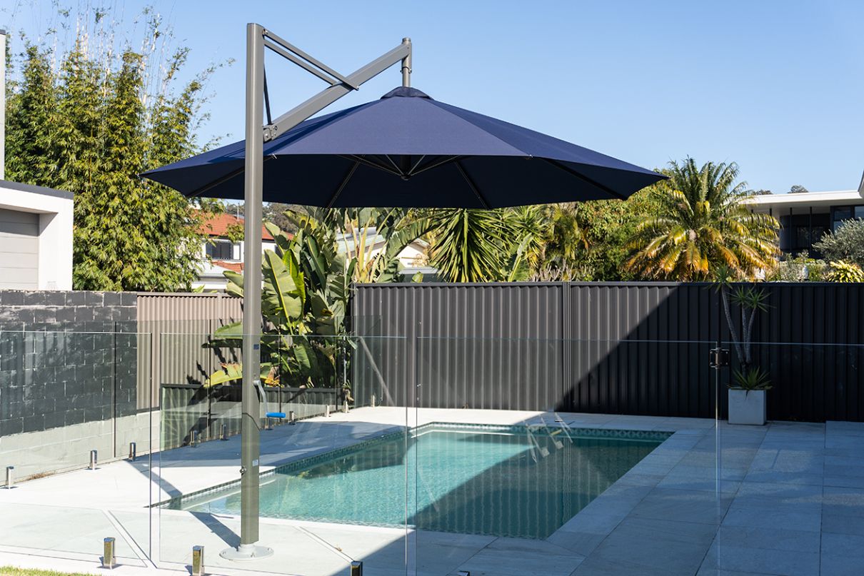 Revolvashade Deluxe Cantilever